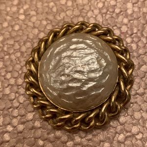 Vintage signed Sarah Coventry Faux peal Gold tone Brooch pin.